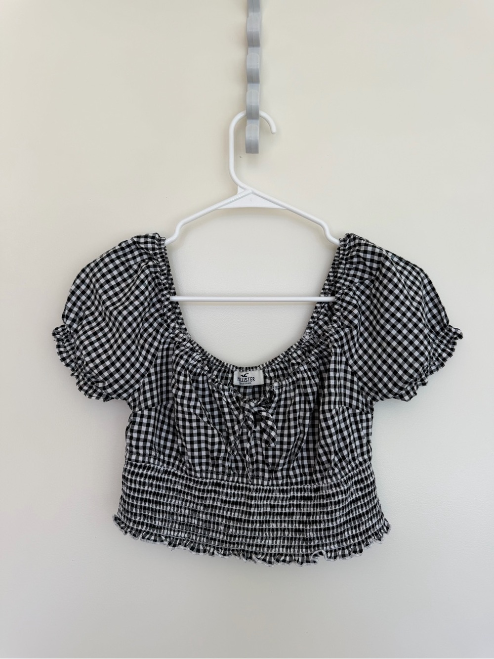 Hollister Black & White Gingham Puff-Sleeve Crop Blouse